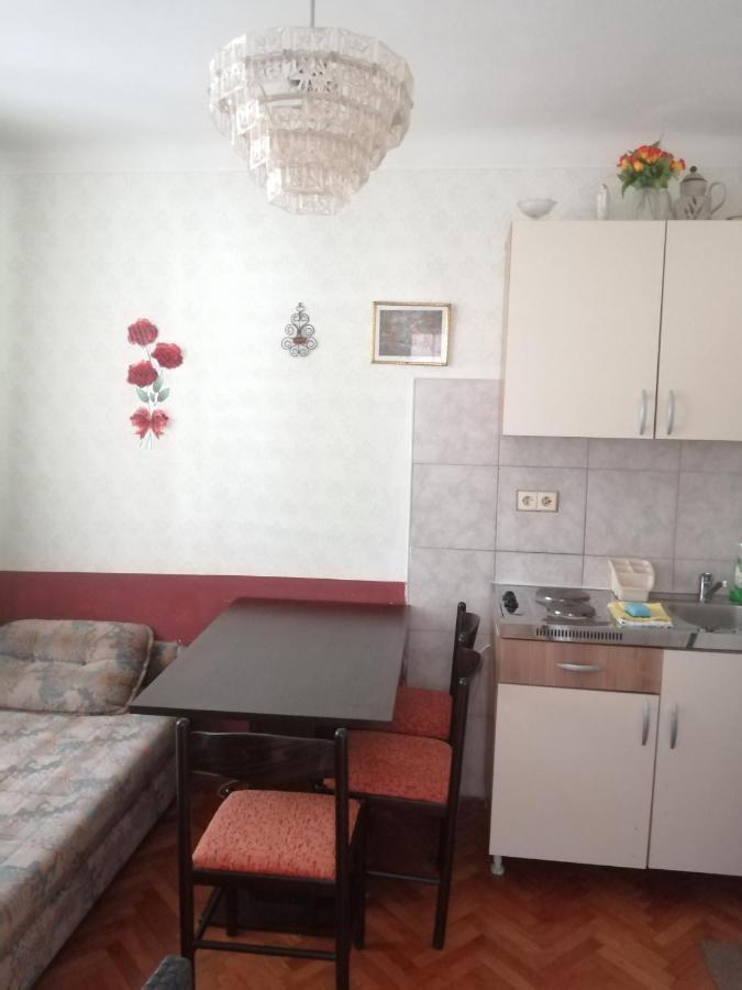 Apartment Filip Vrbnik Esterno foto