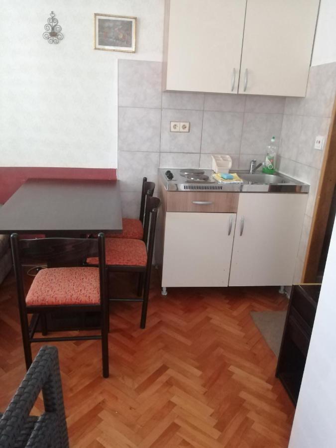 Apartment Filip Vrbnik Esterno foto