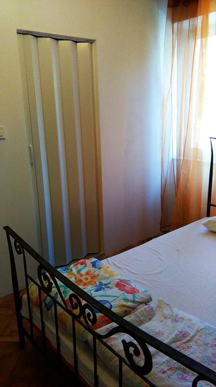 Apartment Filip Vrbnik Esterno foto