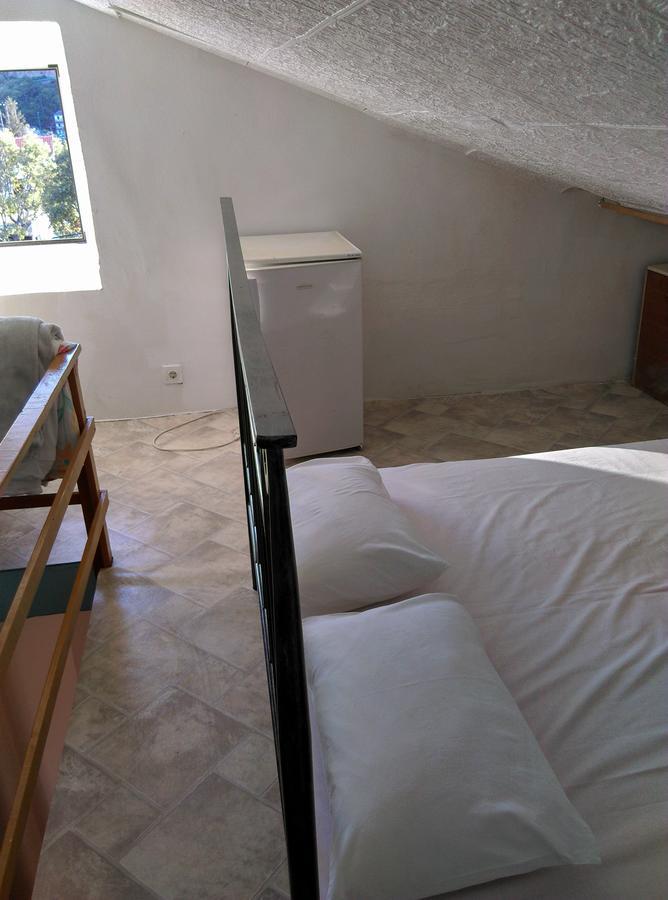 Apartment Filip Vrbnik Esterno foto