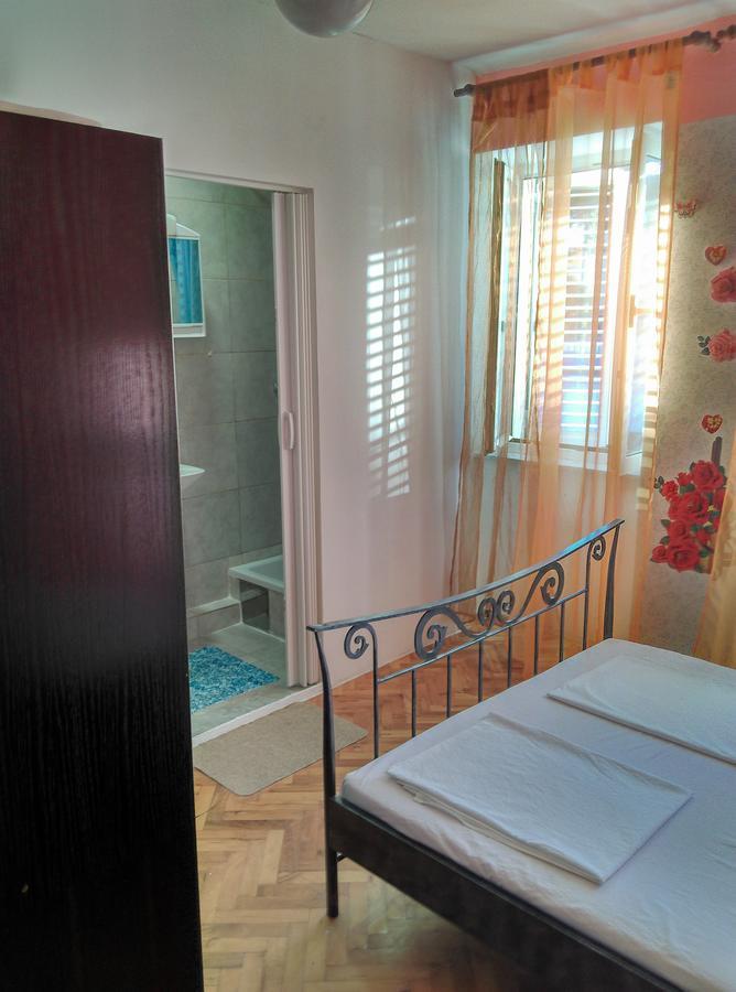 Apartment Filip Vrbnik Esterno foto