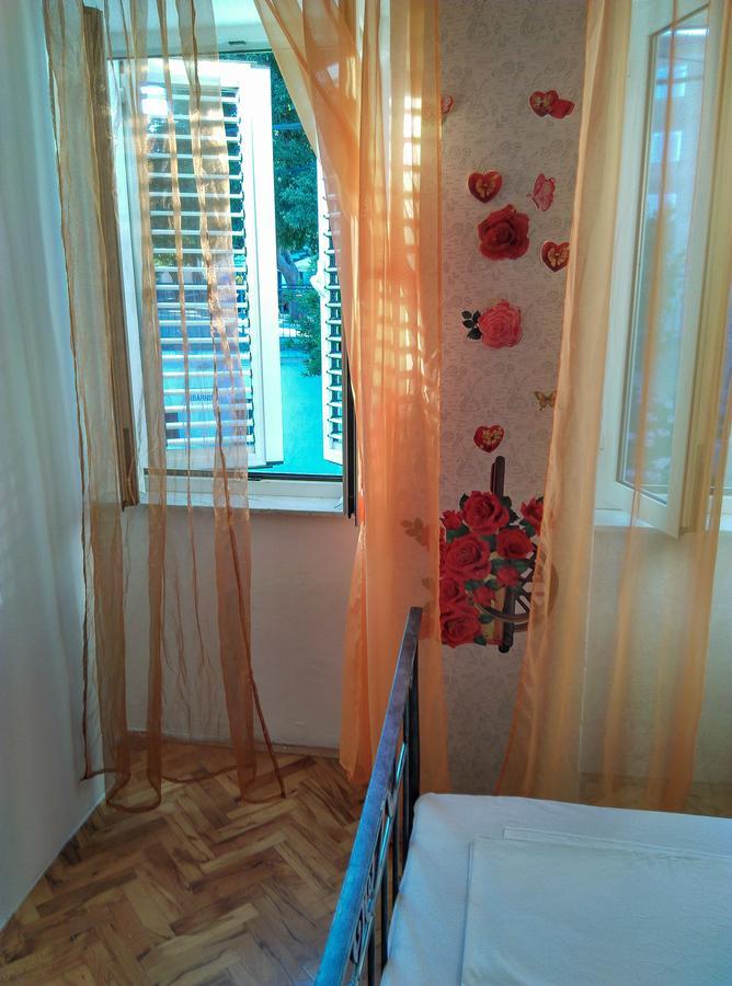 Apartment Filip Vrbnik Esterno foto
